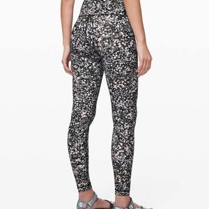 Like New  Lululemon Wunder Under HR Leggings 25" Sz 2